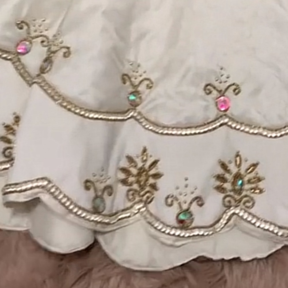 Beautiful Christmas tree skirt